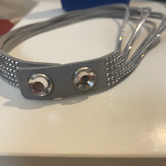SWAROVSKI Double Wrap Bracelet 14 in Gray Genuine Suede Leather Crystals - Picture 3 of 3